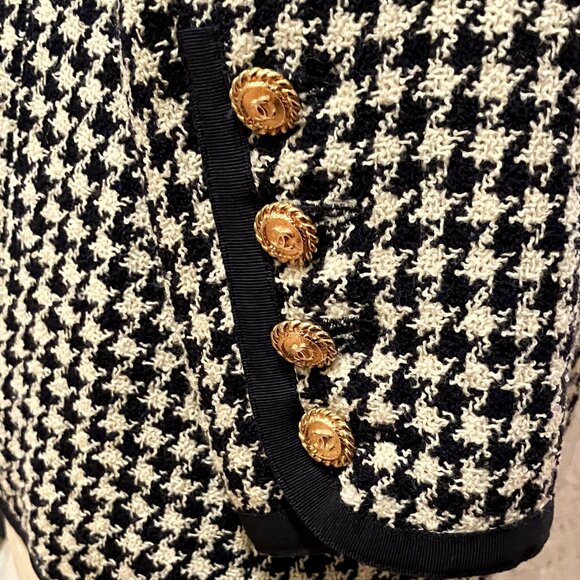 Authentic CHANEL VINTAGE 1980s classic houndstooth jacket, CC buttons, FR40/US10 - Picture 4 of 7